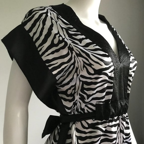 Animal Print Tunic with Fabric Belt - Black&White - Picture 3 of 6